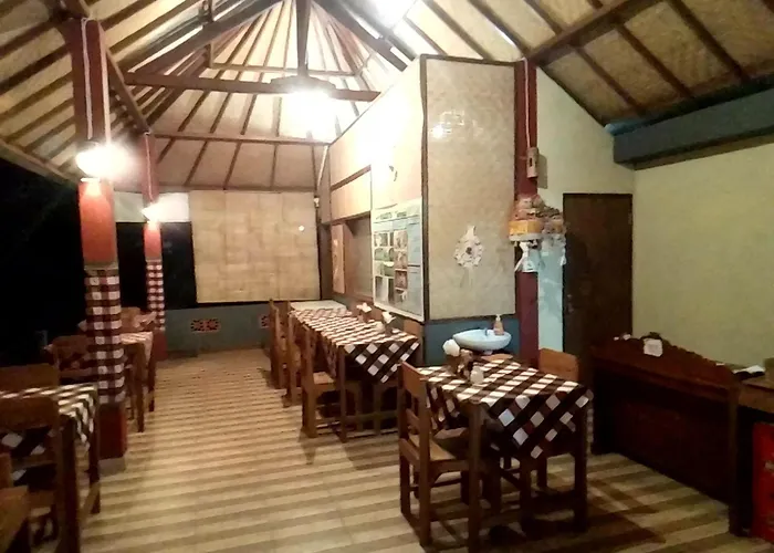 Aris And Warung Made Séjour chez l'habitant *