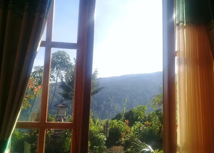 Aris And Warung Made Séjour chez l'habitant Munduk